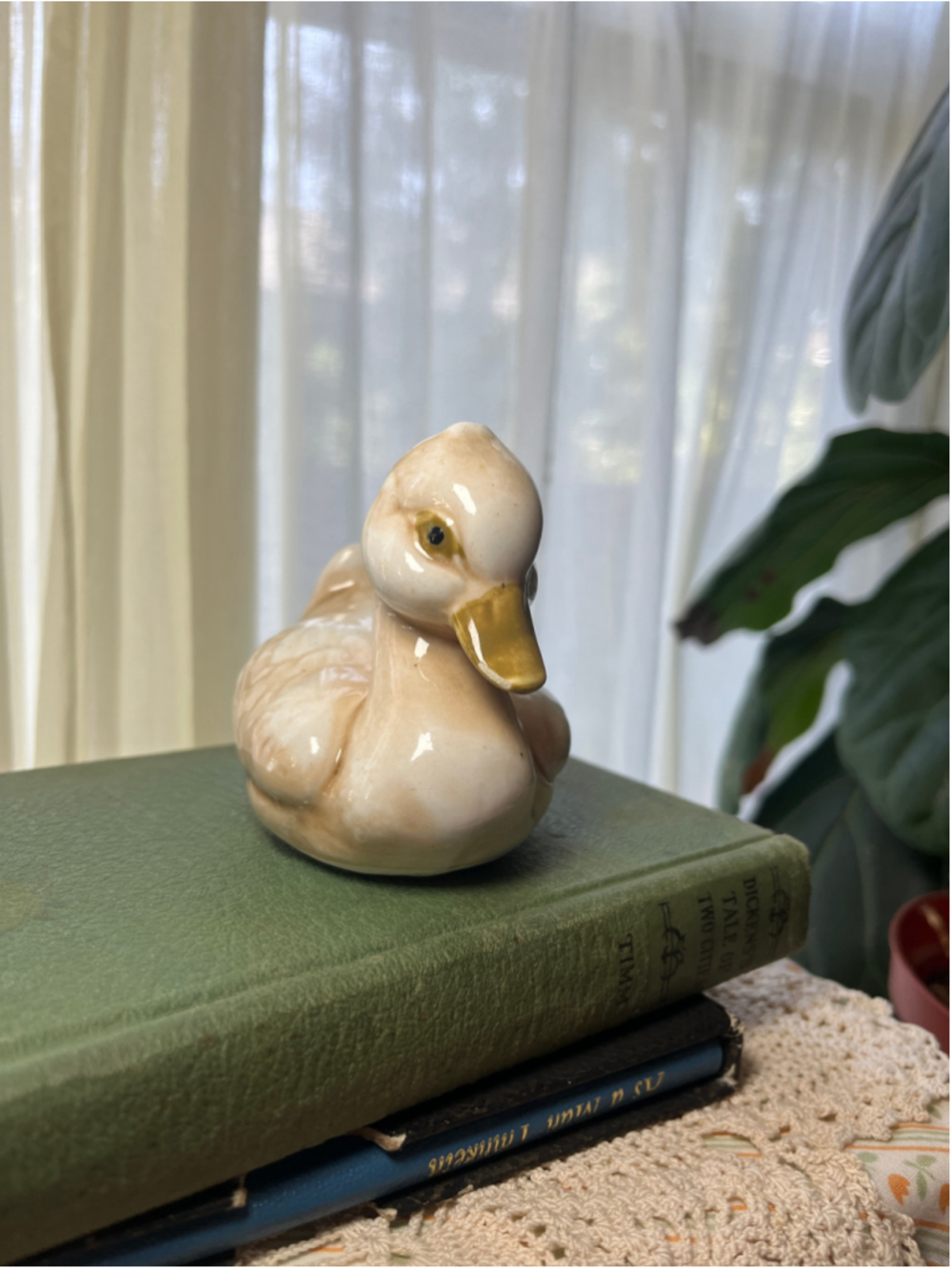 Vintage Beige & Gold Ceramic Duck Figurine - 4.5" Textured Sitting Duck - Picture 9 of 10